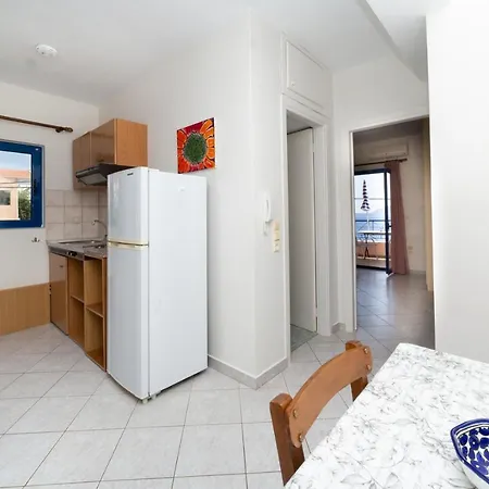 Natassa Apartment *