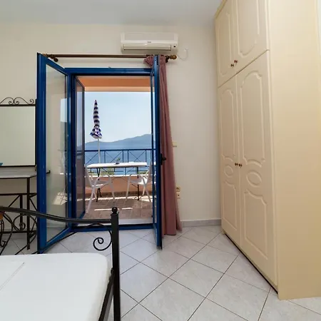 Natassa Apartment *